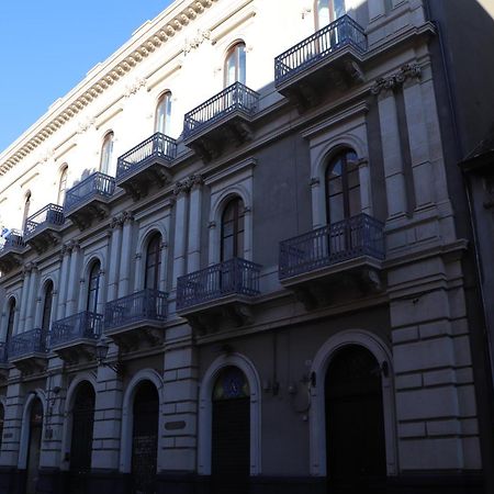 Domus Iole Appartamento Nel Centro Storico CTA Eksteriør bilde