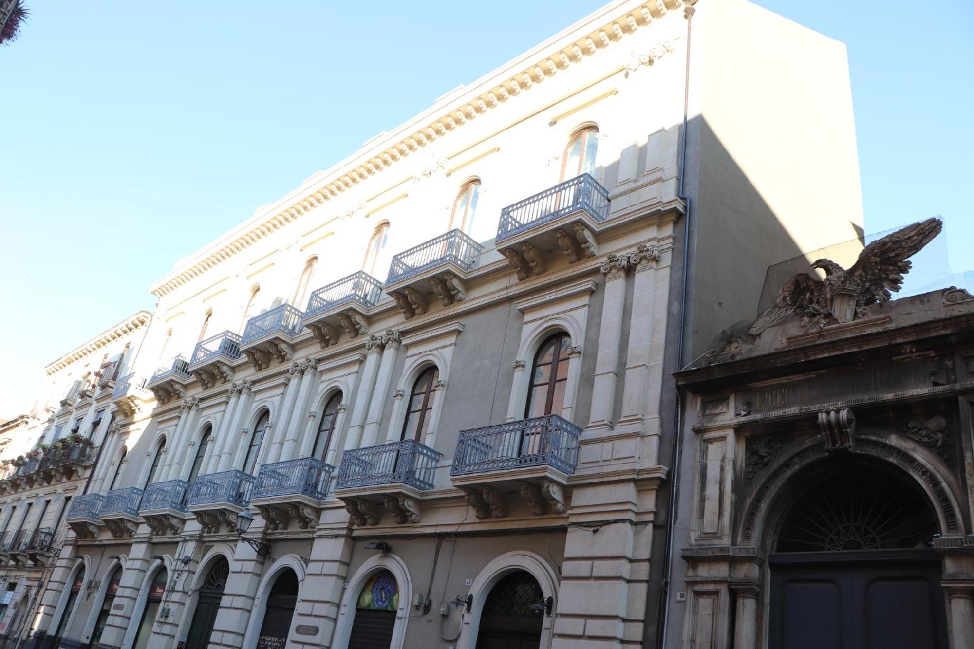 Domus Iole Appartamento Nel Centro Storico CTA Eksteriør bilde
